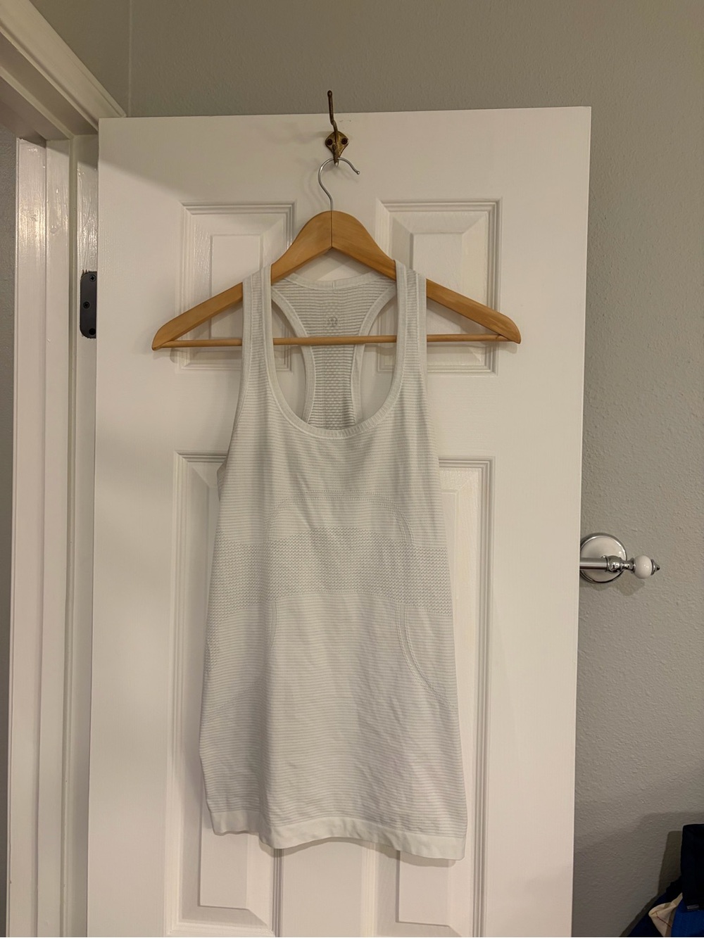 Lululemon Swiftly Tech Racerback Tank White Size 8 Athletic Workout
